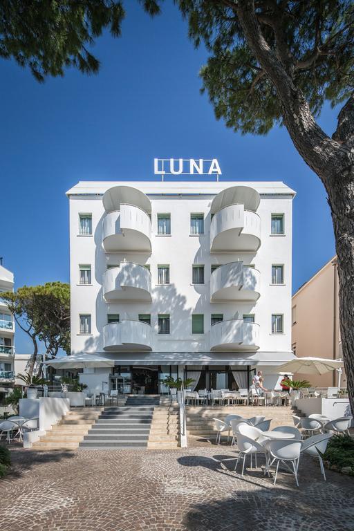 Hotel Luna Lignano Sabbiadoro Exterior foto